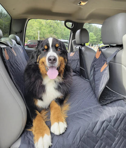 SnugSafeSeat™ De Autostoelbekleding met harde onderkant.